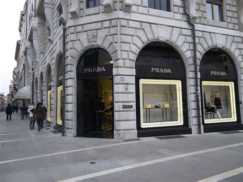 Prada Padova: negozi e punti vendita Prada Padova, rivenditori 